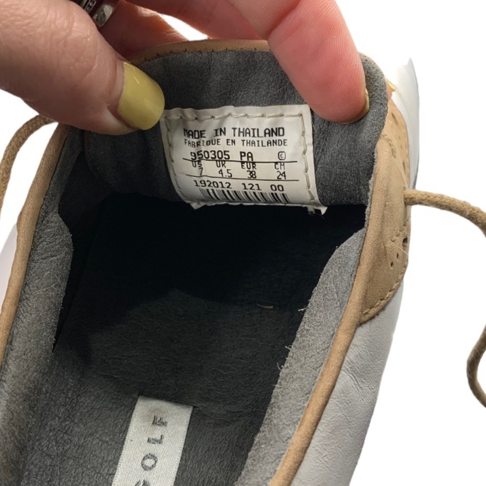 Nike Air White and Tan Leather Golf Cleat - Picture 7 of 7